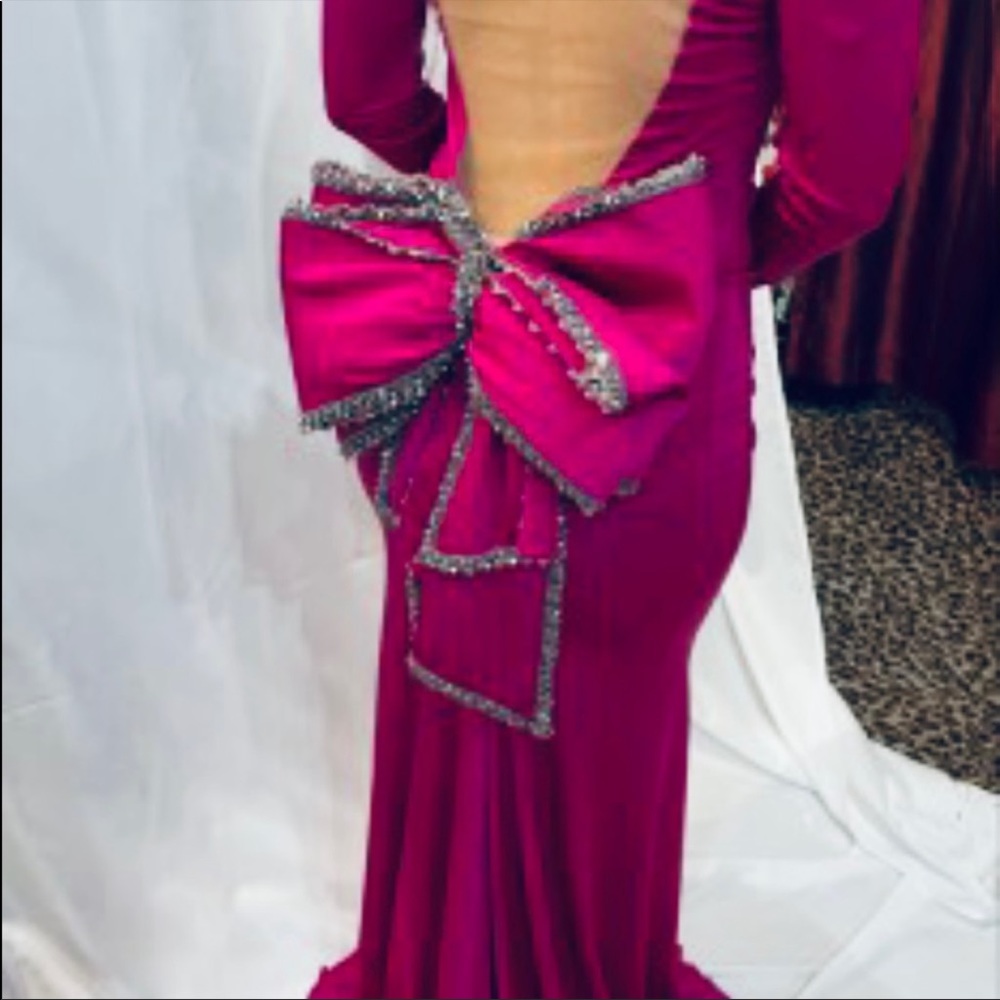 *BRAND NEW* Size 4 Tarik Ediz 92563